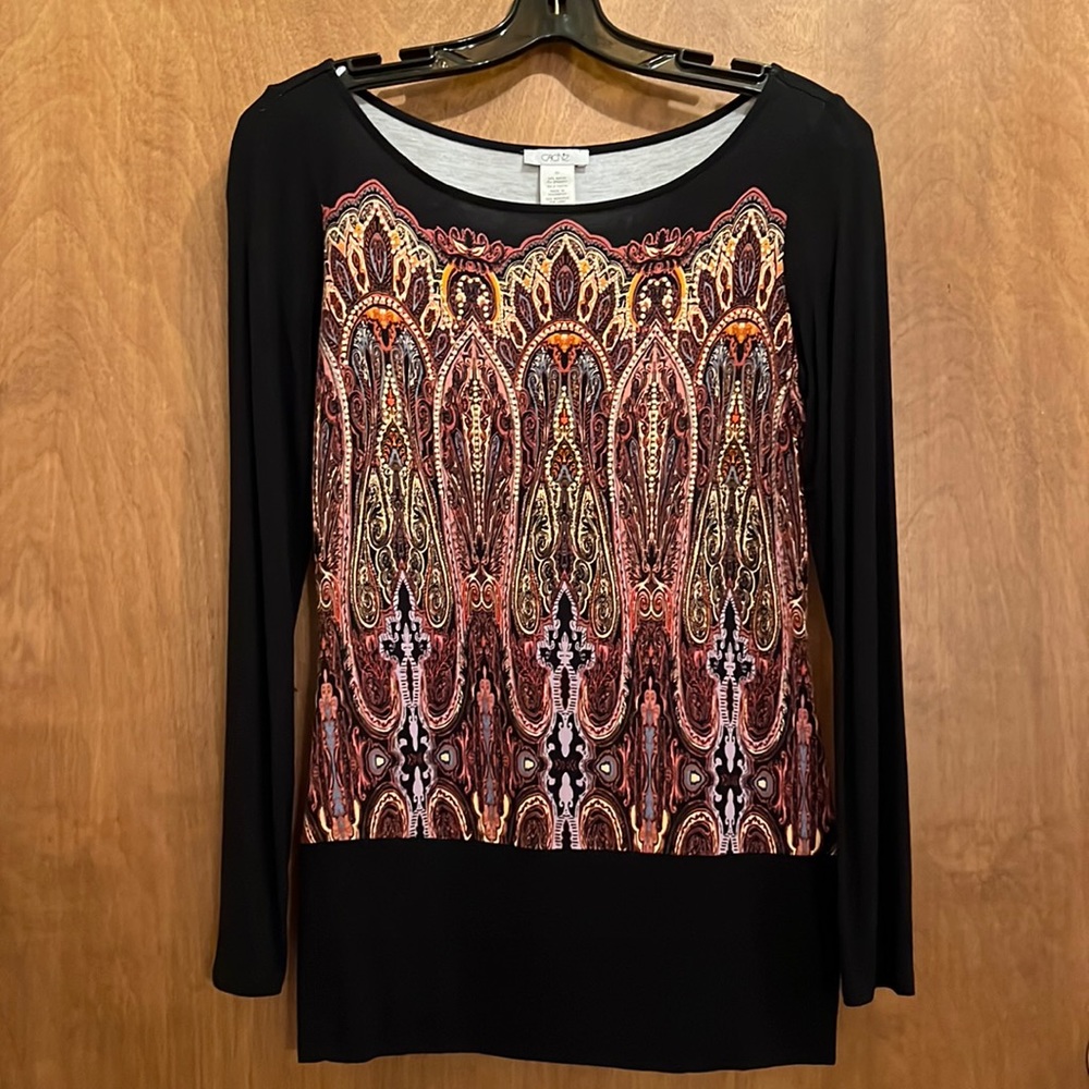 Cache Top With Design On Front And Back - image 1